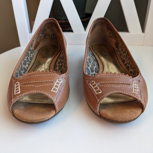 SPERRY • Brown Patent Leather Open Peep Toe Wedge Slip On Heels Seaport Size 6M - Picture 9 of 9
